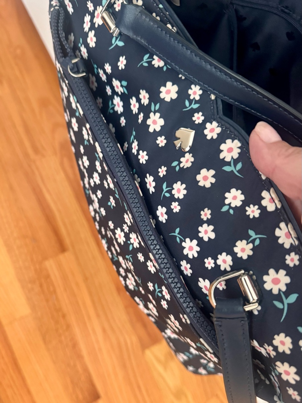 kate spade Navy Tote with Pink and White Daisy Print - Picture 4 of 5